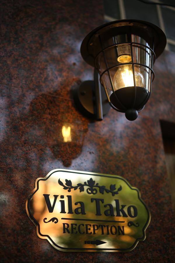 Vila Tako - Hotel Tirana Exterior foto